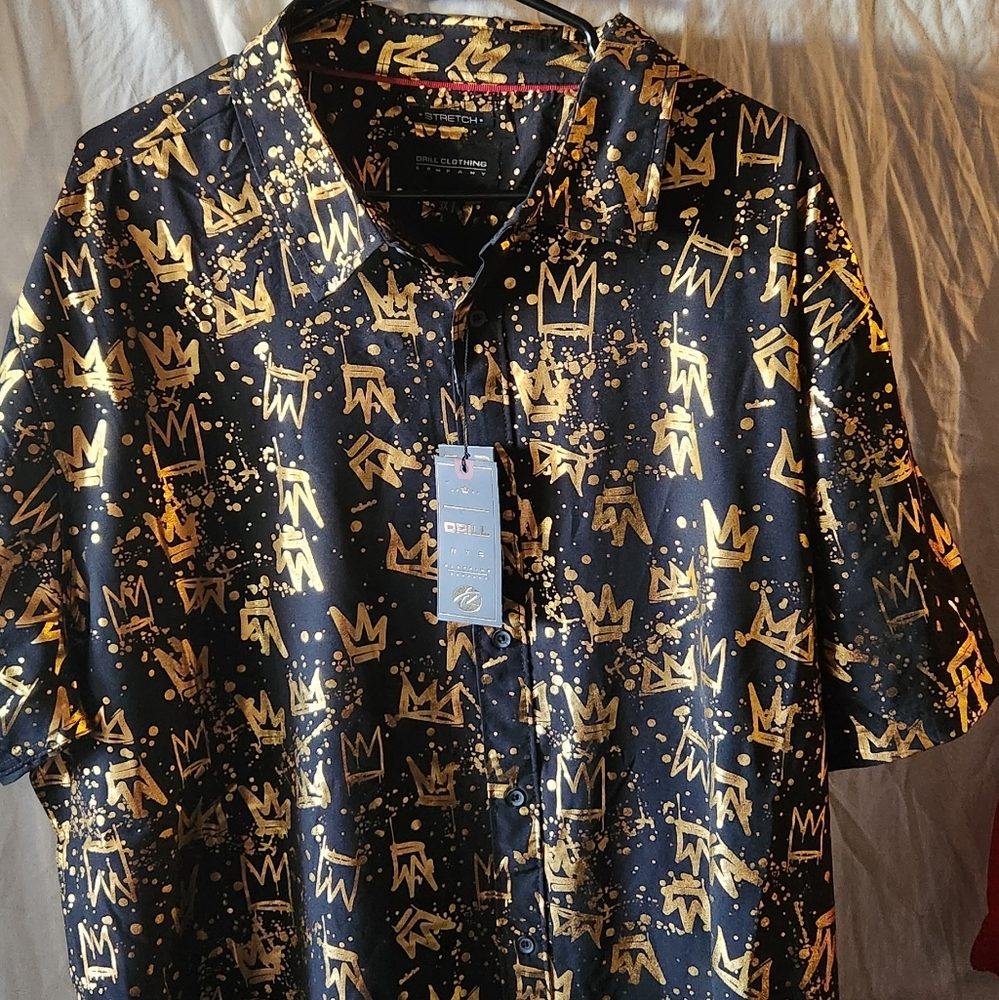 Men's Black and Gold Graphic Shirt